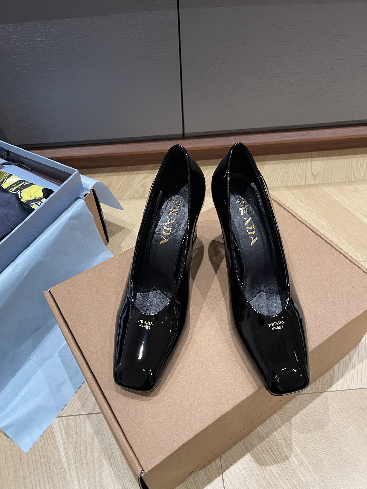 PRADA 8.5CM 하이힐 2TYPE