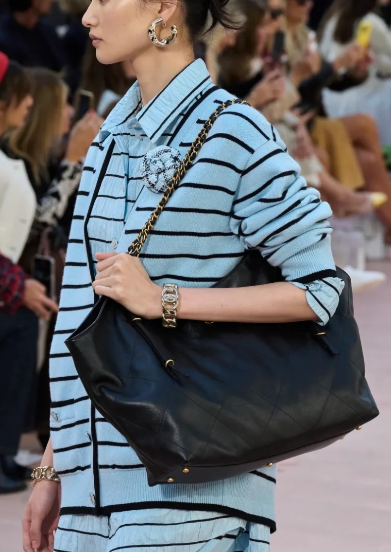 CHANEL 25s 맥시쇼핑백 2size(+Premium)