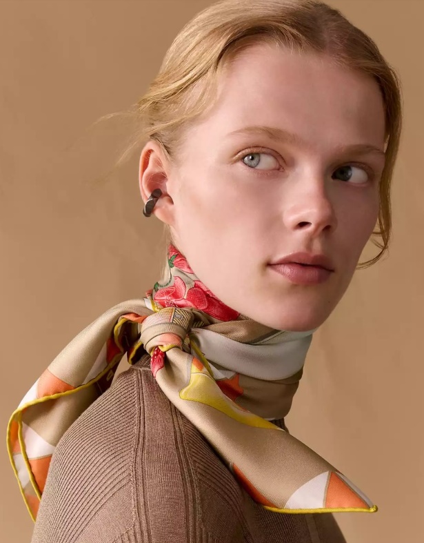 [HERMES] L'Heure des Gants 스카프 90