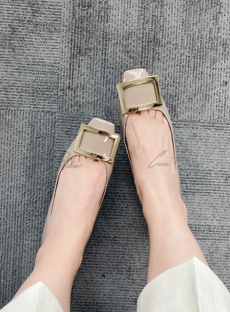 Roger Vivier 로저비비에 트럼펫 메탈 버클 펌프스4.5cm