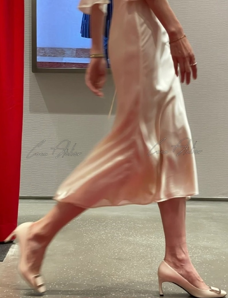 Roger Vivier 로저비비에 트럼펫 메탈 버클 펌프스 7cm