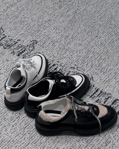 CHANEL 샤넬 시어링 스니커즈