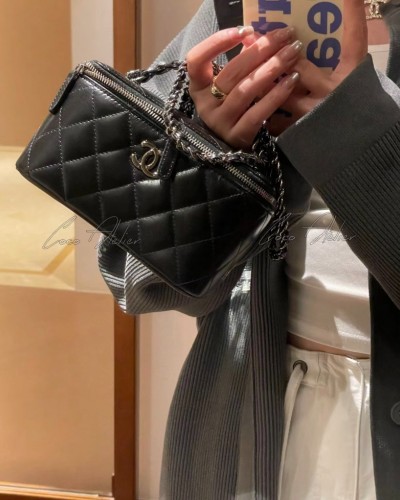 CHANEL 샤넬 탑 핸들 베니티백