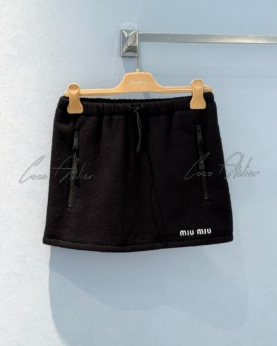 Miumiu 미우미우  후리스 스커트