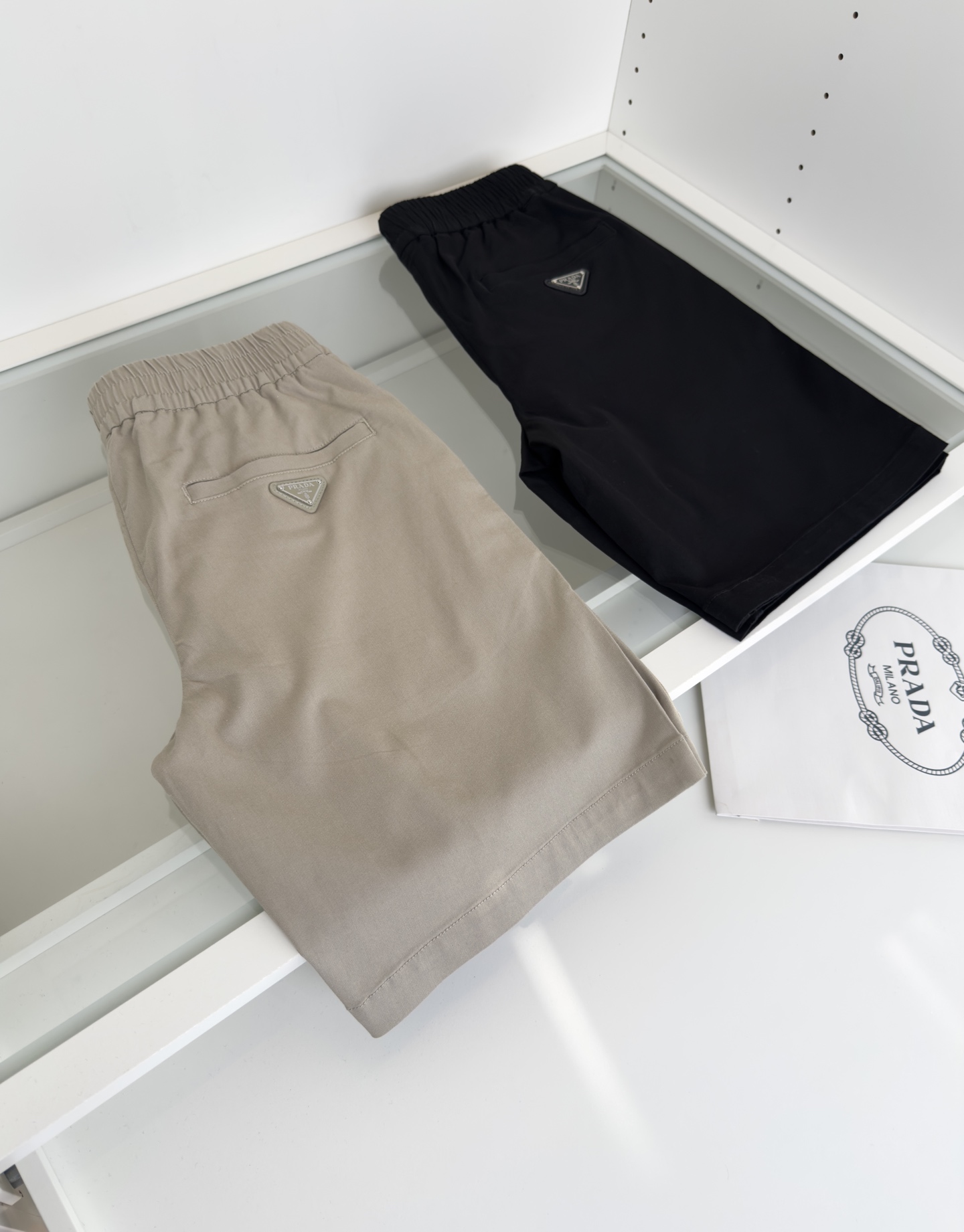 PRADA 프라다 25SS 남성 하프 팬츠 +2color