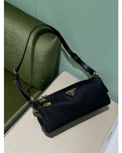PRADA 프라다 리나일론 자물쇠 숄더백