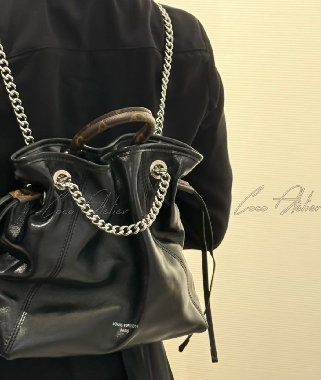 Louis Vuitton 루이비통 오프 듀티 바이브 M25522