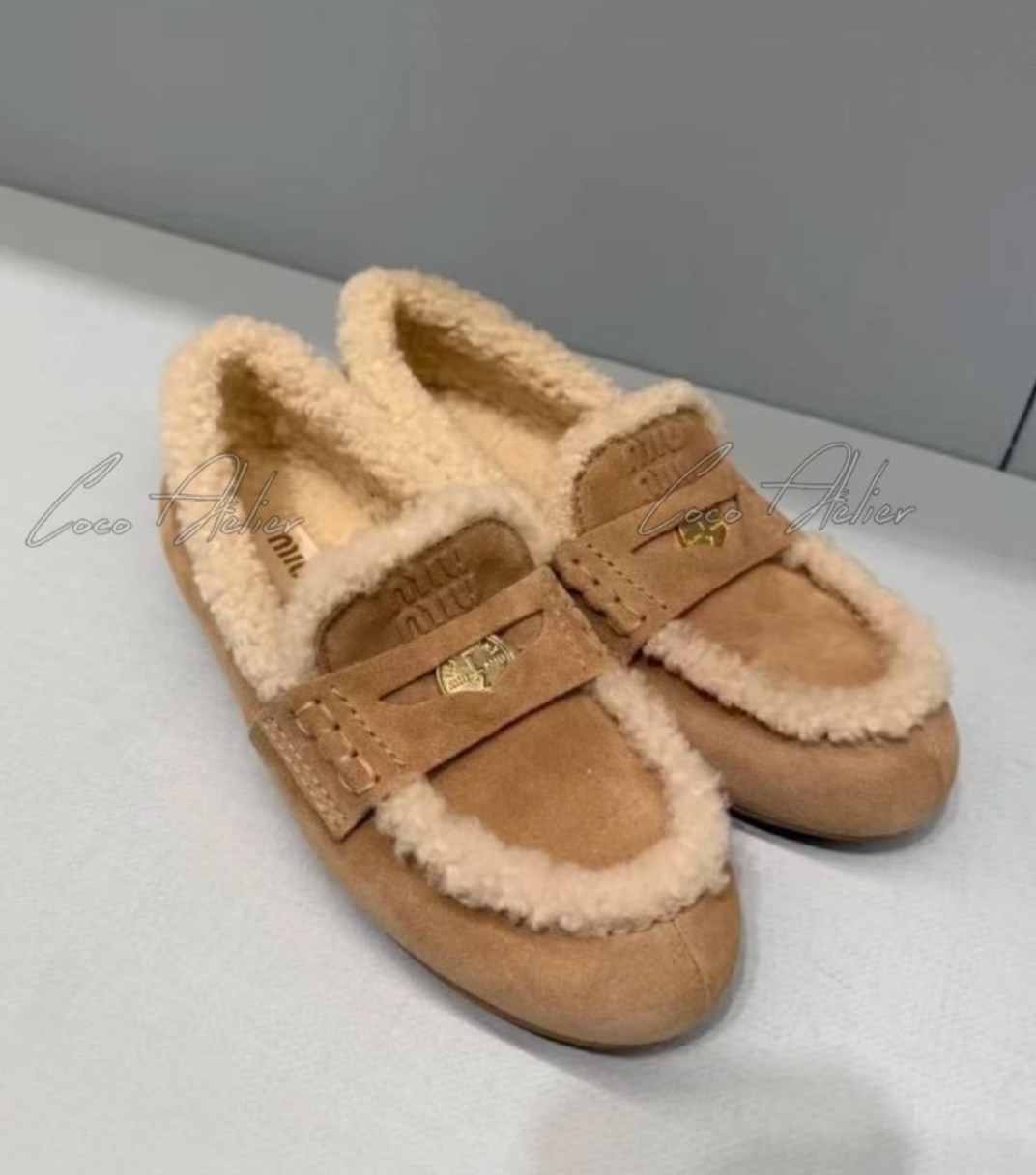 Miumiu 미우미우 시어링 모카신 로퍼