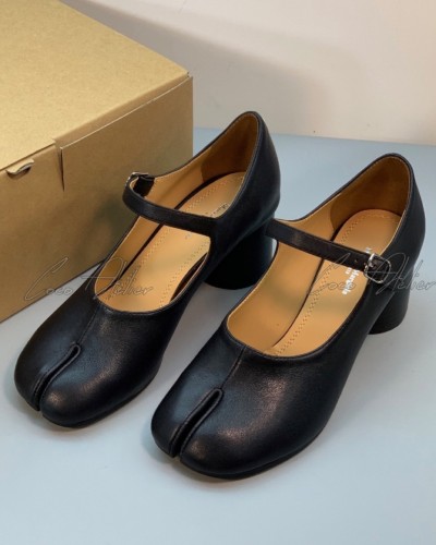 MM6 마르지엘라 타비 메리제인 펌프스 (무광)