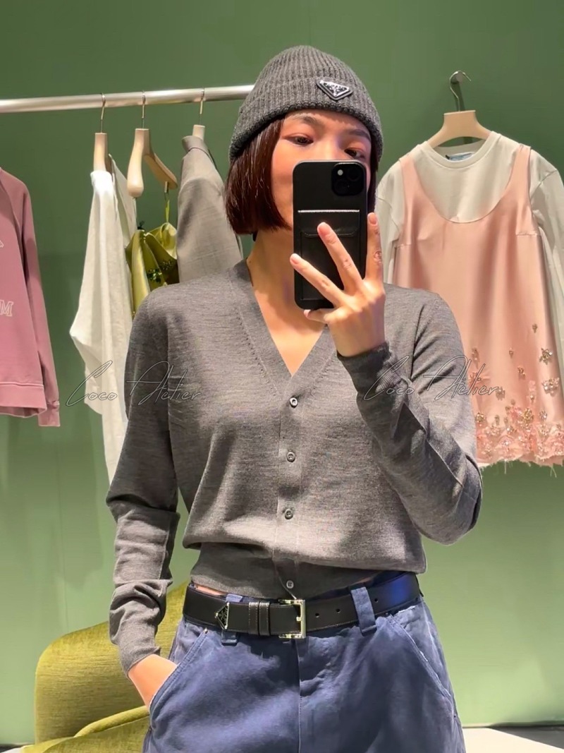 PRADA 프라다 삼각로고 가디건