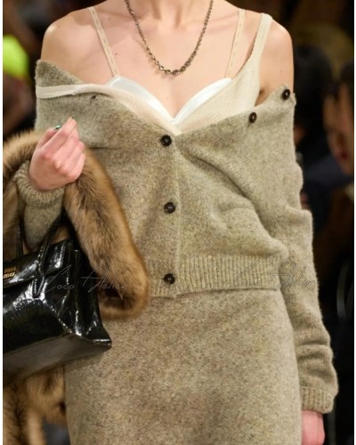 Miumiu 미우미우 로고 가디건 & 스커트