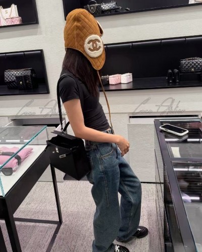 CHANEL 샤넬 시어링 트래퍼 햇