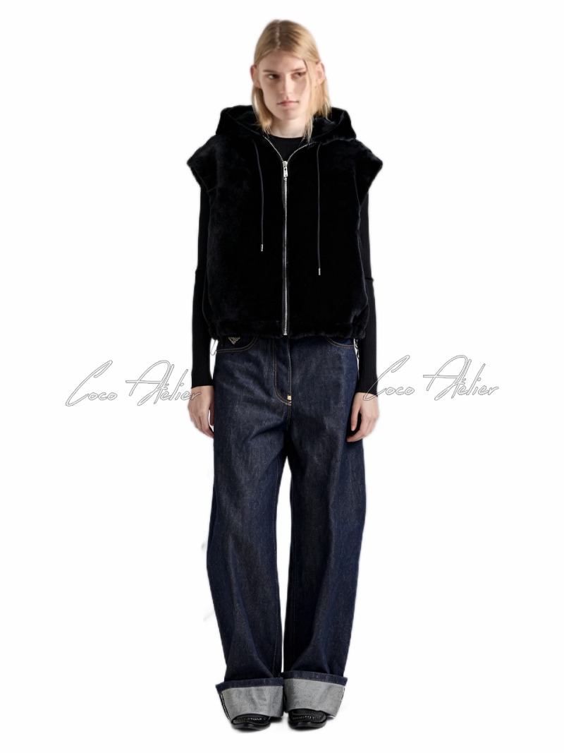 PRADA 프라다 시어링 후드 조끼