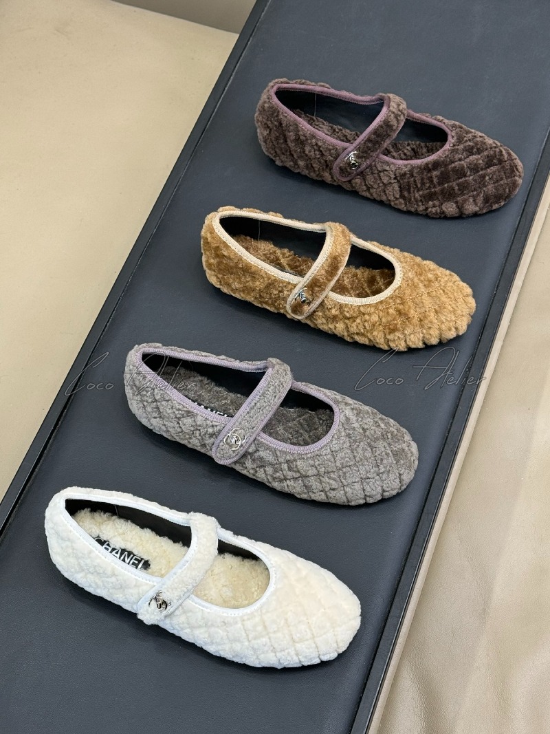 CHANEL 샤넬 턴락 시어링 플랫