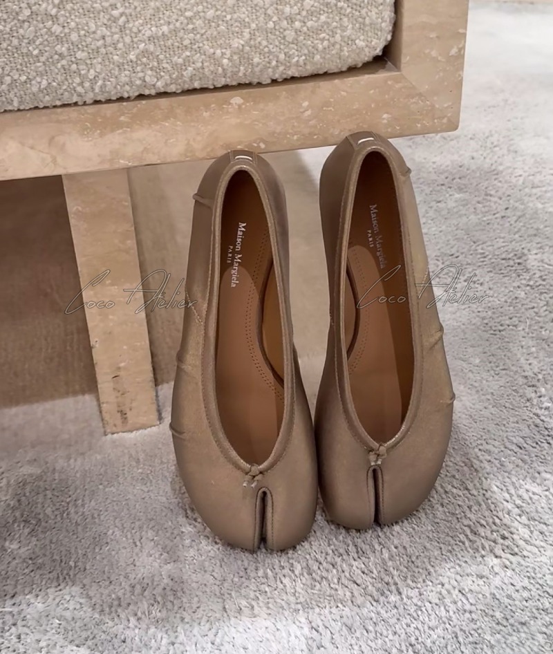 MM6 마르지엘라 타비 플랫&펌프스