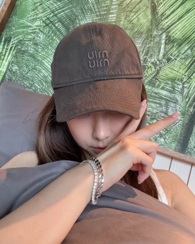 Miumiu 미우미우 볼캡