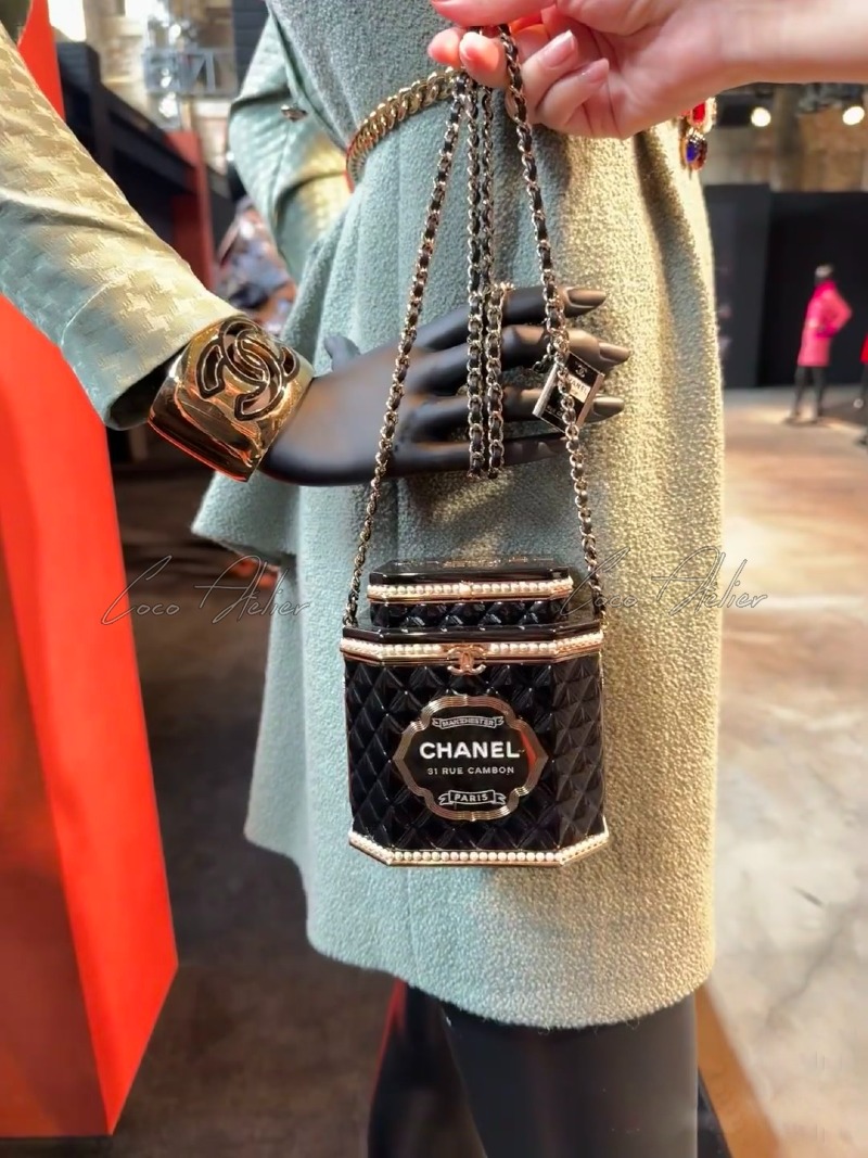 CHANEL 샤넬 케이스백