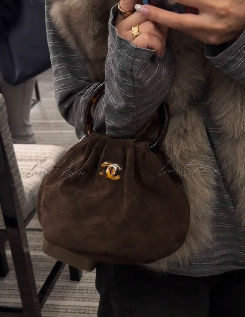 CHANEL 샤넬 26c 스웨이드 토트백 (+2size)