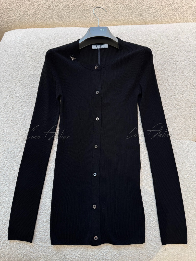 PRADA 프라다 삼각로고 가디건