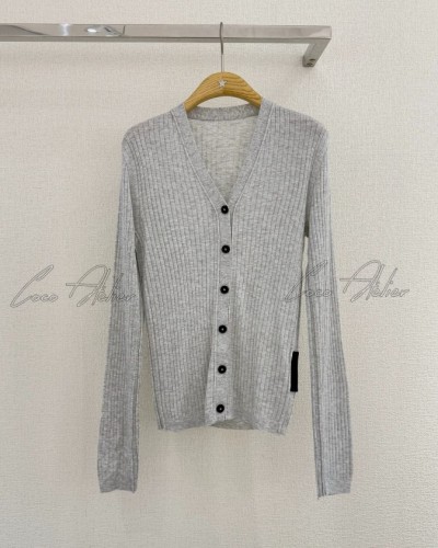 V-neck slim cardigan