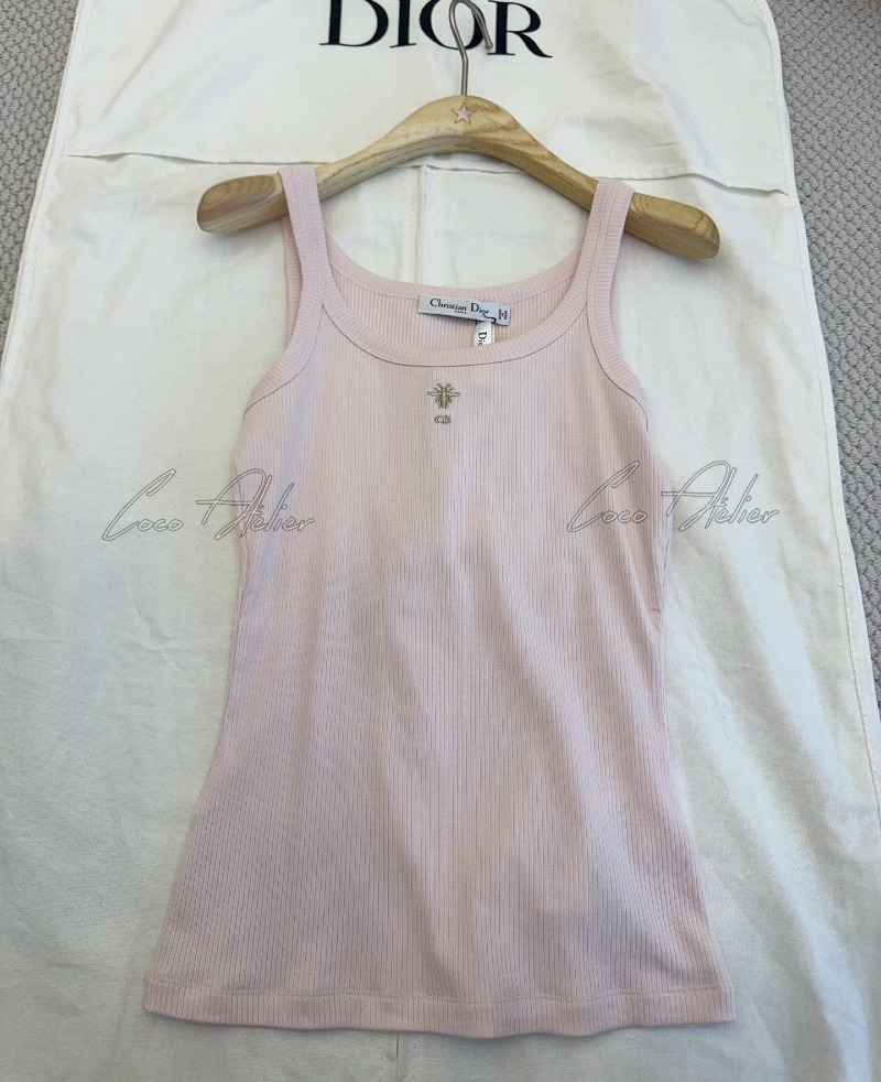 Pink sleeveless T-shirt